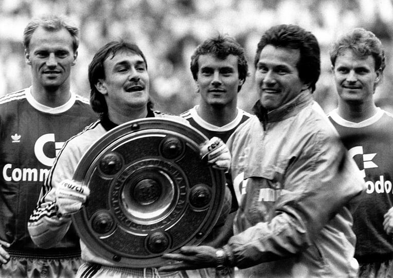 ... und hier will Heynckes auch in diesem Jahr wieder hin: Deutscher Meister mit dem FC Bayern. Sollte er den Titel holen, dürfte er auch bei der AZ-Wahl zum Trainer des Jahres 2012 wieder sehr hoch im Kurs stehen.