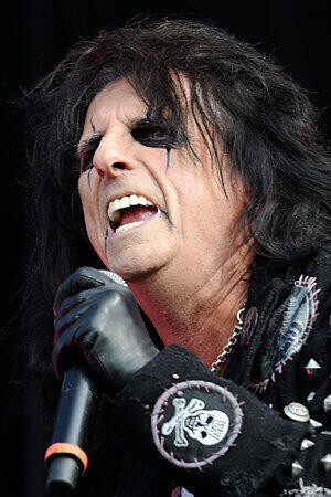 2010 war Rock-Legende Alice Cooper der Höhepunkt des Programms. Bei seiner Show kamen die Fans gewaltig ins Schwitzen und...