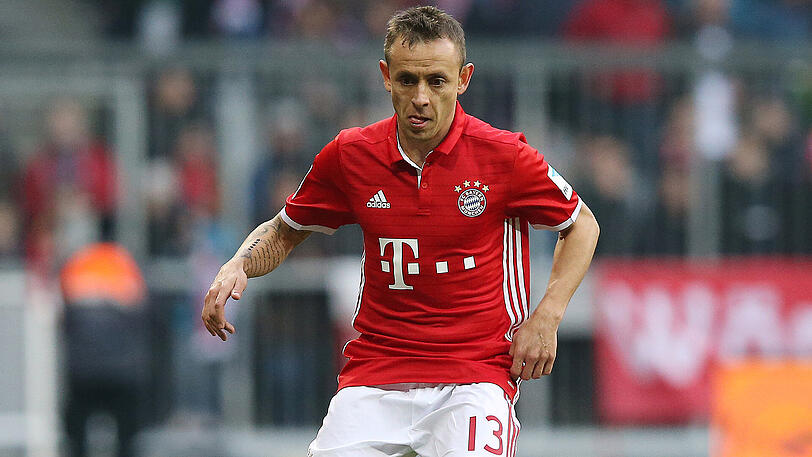 RAFINHA: NOTE 3. Auch dem anderen Außenverteidiger schenkte Ancelotti nach 71 Minuten einen Einsatz im &bdquo;Meisterspiel&ldquo;. Ersetze Lahm. Sofort mit Zug zum Tor.