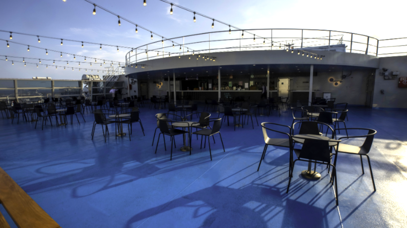 Nell'area open bar potrete gustare un drink all'aperto.