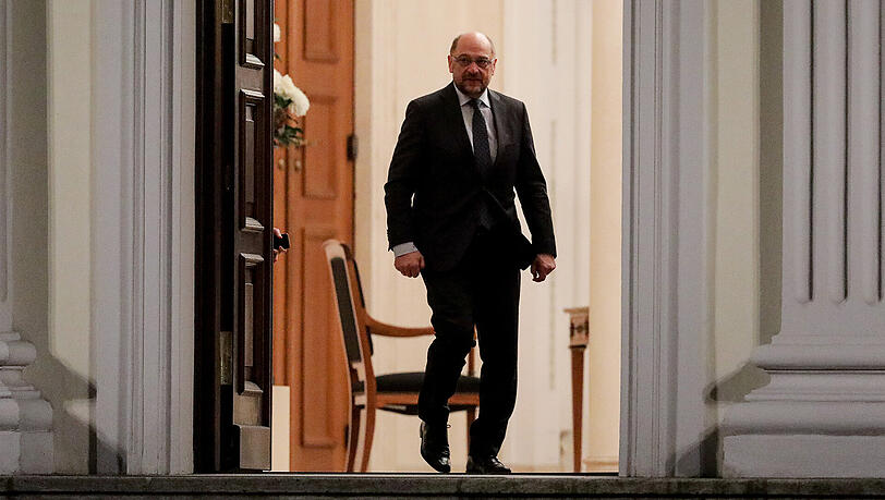 Jetzt also doch: SPD-Chef Martin Schulz will Gespräche mit der Union führen. Jetzt also doch: SPD-Chef Martin Schulz will Gespräche mit der Union führen.