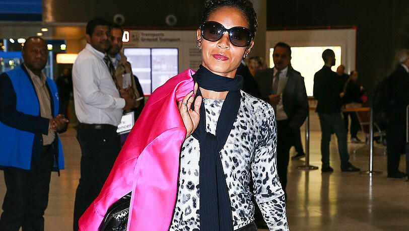 Stilvoll reisen: Jada Pinkett Smith mit hautenger Lederhose in Paris Stilvoll reisen: Jada Pinkett Smith mit hautenger Lederhose in Paris