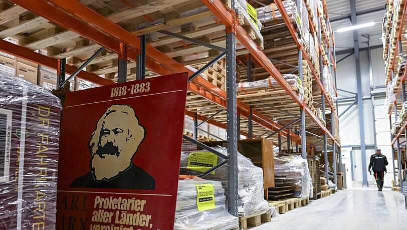 Museale Abwicklung eines Staates: Das im März 2025 eröffnete "DDR Museum Depot" in Marzahn ist eine der größten Sammlungen von Alltagsobjekten aus der DDR mit rund 360.000 Exponaten. Museale Abwicklung eines Staates: Das im März 2025 eröffnete "DDR Museum Depot" in Marzahn ist eine der größten Sammlungen von Alltagsobjekten aus der DDR mit rund 360.000 Exponaten.