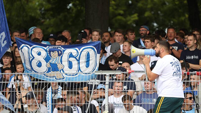 Liebe kennt bei den Fans des TSV 1860 offenbar keine Liga. Liebe kennt bei den Fans des TSV 1860 offenbar keine Liga.