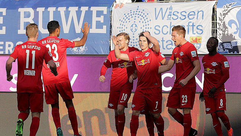 Es läuft bei RB Leipzig: Der Aufsteiger belegt derzeit den zweiten Tabellenplatz. Es läuft bei RB Leipzig: Der Aufsteiger belegt derzeit den zweiten Tabellenplatz.