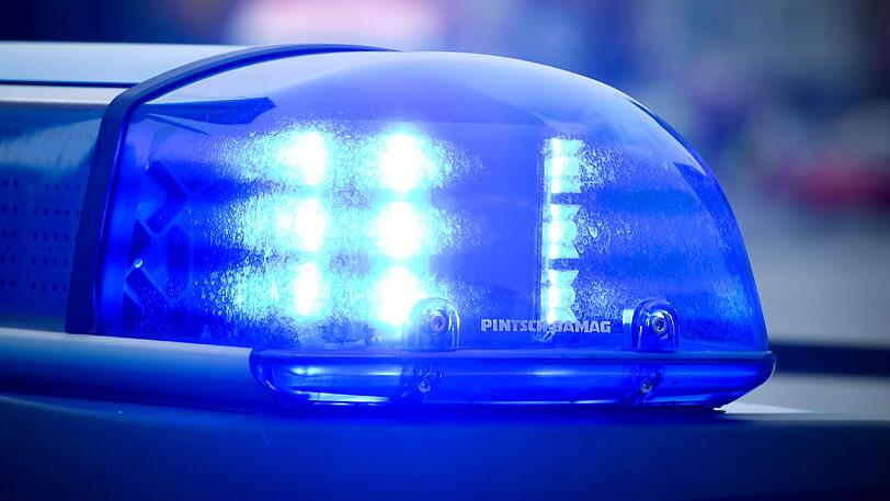 In Berlin ist ein Lkw in einen Weihnachtsmarkt gerast. Es gibt offenbar Tote und Verletzte.