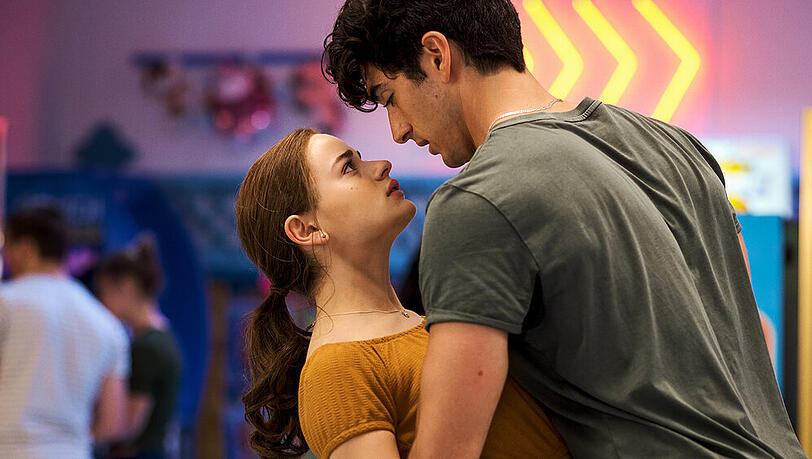 Joey King als Elle und Taylor Perez als Marco in "The Kissing Booth 2" Joey King als Elle und Taylor Perez als Marco in "The Kissing Booth 2"