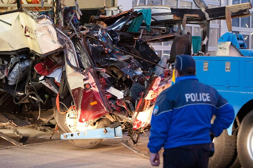 Tragödie in der Schweiz: Bei einem Busunfall sind 28 Menschen ums Leben gekommen. Darunter 22 Kinder.