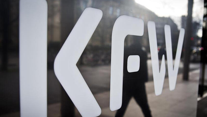 Überweisungspanne: Den Schaden durch Transaktionskosten und Zinsausfälle bezifferte der KfW-Vorstand auf 25.000 Euro. Überweisungspanne: Den Schaden durch Transaktionskosten und Zinsausfälle bezifferte der KfW-Vorstand auf 25.000 Euro.