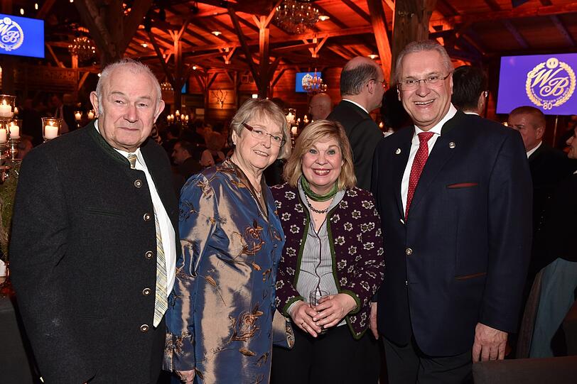 Günther Beckstein mit Frau Marga und Joachim Herrmann mit Frau Gerswid