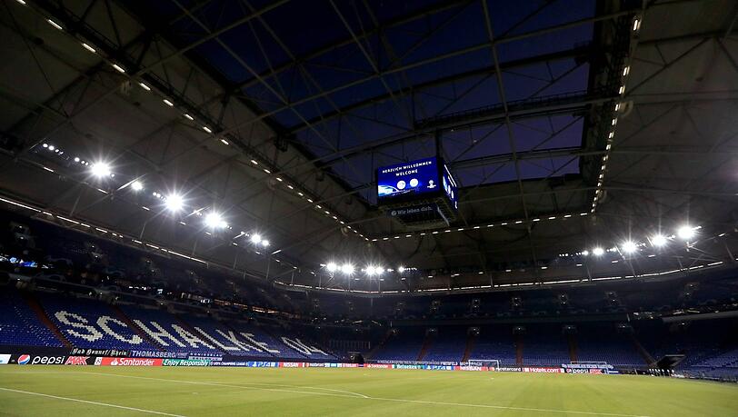 Der FC Bayern muss in der Vorrunde der Champions League in der Veltins-Arena in Gelsenkirchen antreten - der Gegner heißt dort Schachtar Donezk. Der FC Bayern muss in der Vorrunde der Champions League in der Veltins-Arena in Gelsenkirchen antreten - der Gegner heißt dort Schachtar Donezk.