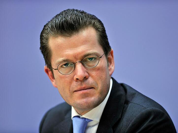 Karl-Theodor zu Guttenberg hatte den für den Befehl zum Luftschlag verantwortlichen Oberst verteidigt.