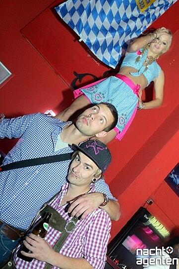 "Wies'n Pornös" in der Nachtgalerie! Mehr Bilder unter: www.nachtagenten.de