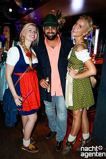 Apres-Wiesn-Party im Gecko Club. Mehr Bilder unter http://www.nachtagenten.de/event/26.09.2015/gecko-club/wiesn-spatzl.332682.html