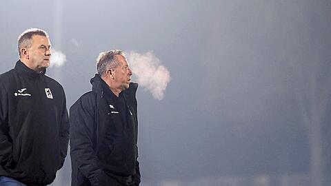 Nachlegen oder nicht? Dies fragen sich die Sechzger um Geschäftsführer Manfred Paula und Trainer Markus Kauczinski. Nachlegen oder nicht? Dies fragen sich die Sechzger um Geschäftsführer Manfred Paula und Trainer Markus Kauczinski.