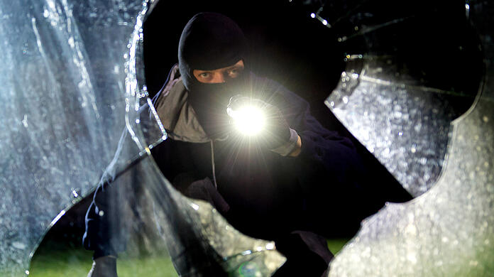 Ein 38-jähriger Einbrecher steht in München vor Gericht. (Symbolbild)
