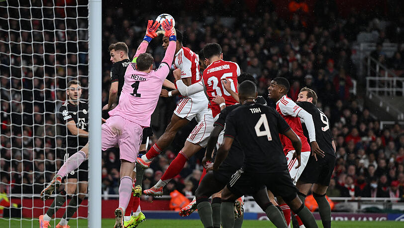 Manuel Neuer wurde vor dem 0:1 aus dem Tritt gebracht und kam daher nicht mehr an den Eckball heran.