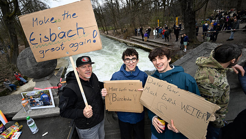 Nach dem Surfverbot demonstrieren am 1.3.2026 Wellen-Fans: "Make Eisbach great again!"