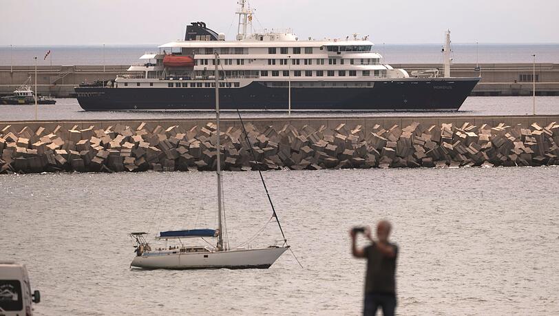 Die "Hondius" liegt vor Teneriffa.