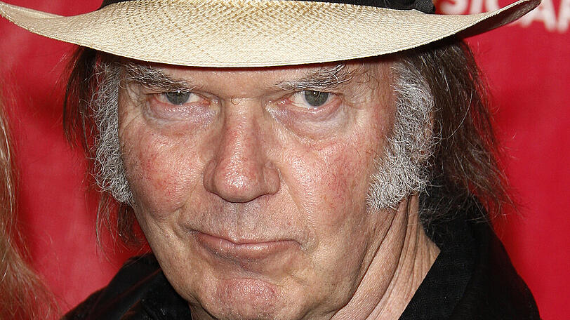 Neil Young stellt sich erneut gegen Donald Trump