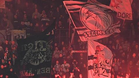 Während der Partie gegen Inter Mailand hatten Eintracht-Fans Pyrotechnik gezündet.