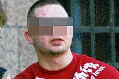 Neonazi Peter R. hat auf dem U-Bahnhof Plärrer den 17-jährigen Birol B. fast totgeprügelt.
