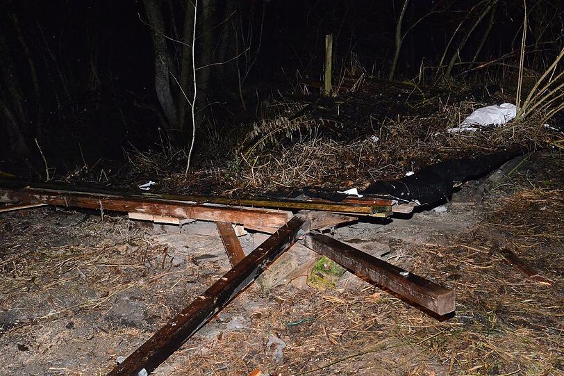 Hier starb der 82-Jährige unter Holztrümmern.