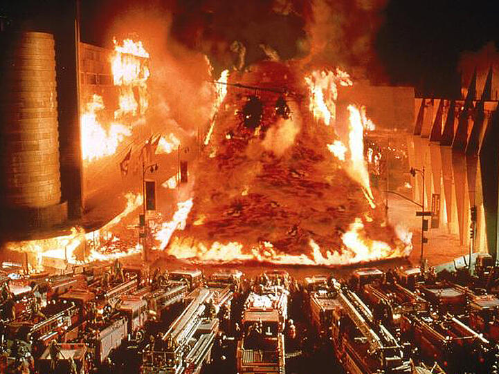 "Volcano": Ein bislang unbekannter Vulkan bricht aus und droht die Stadt unter Lavamassen zu begraben.