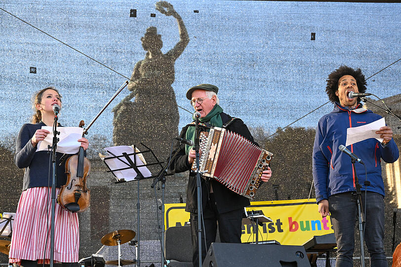 Auf der Bühne wurde nicht nur gesprochen, sondern auch musiziert.