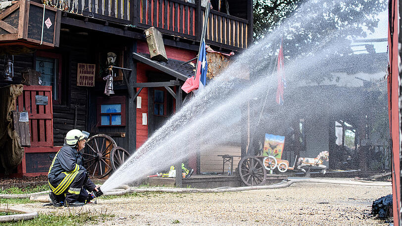 Durch den Brand im Freizeitpark bei Augsburg entstand ein Schaden in Millionenhöhe.