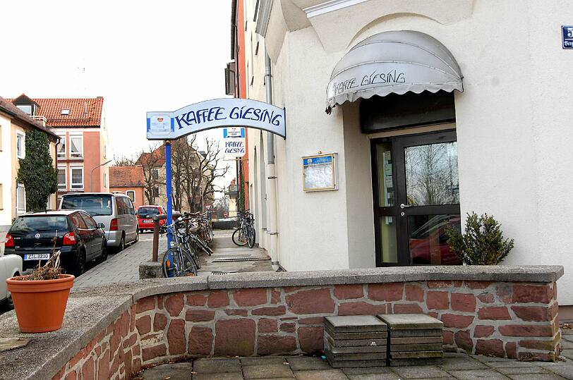 Das "Kaffee Giesing" in der Bergstraße war Kult. Und dieser Kult soll weitergehen: Nach dem Umzug in die  Tegernseer Landstraße ist das Café noch immer mitten in Giesing.
