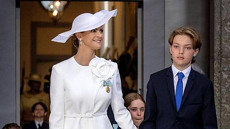Prinz Nicolas ist neben zwei T&ouml;chtern der einzige Sohn von Prinzessin Madeleine. Er wurde am 15. Juni 2015 geboren.