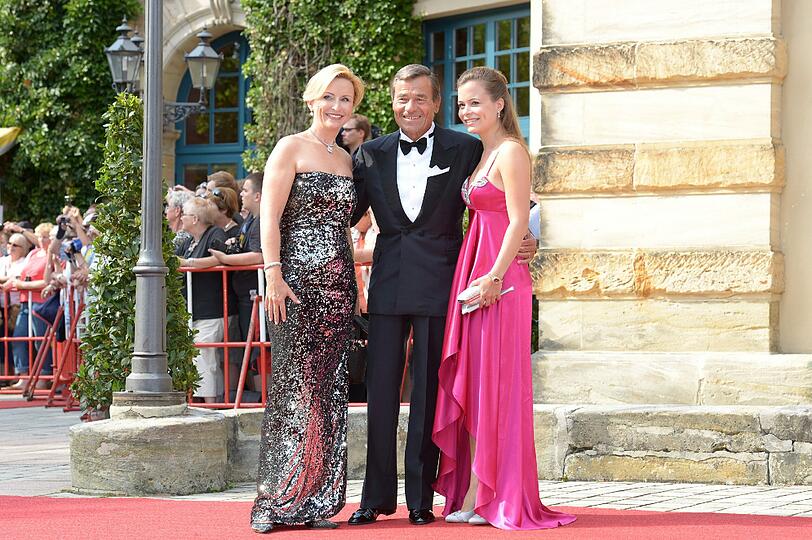 ... und auch die Frau von Trigema-Chef Wolfgang Grupp, Elisabeth, kam in Pink.