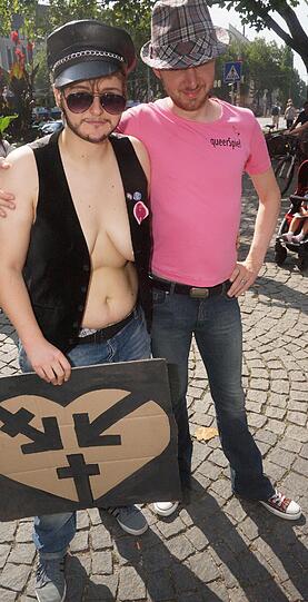 Beim Slutwalk wird in München und vielen anderen Städten gegen sexuelle Unterdrückung demonstriert: Hier die Bilder vom Sendlinger Tor.