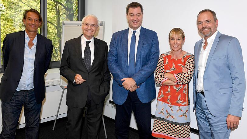 Politische Runde im Konferenzraum der Abendzeitung: Markus Söder (M.) und Edmund Stoiber (2. v. l.) mit den AZ-Redakteuren Natalie Kettinger, Michael Schilling (r.) und Clemens Hagen.