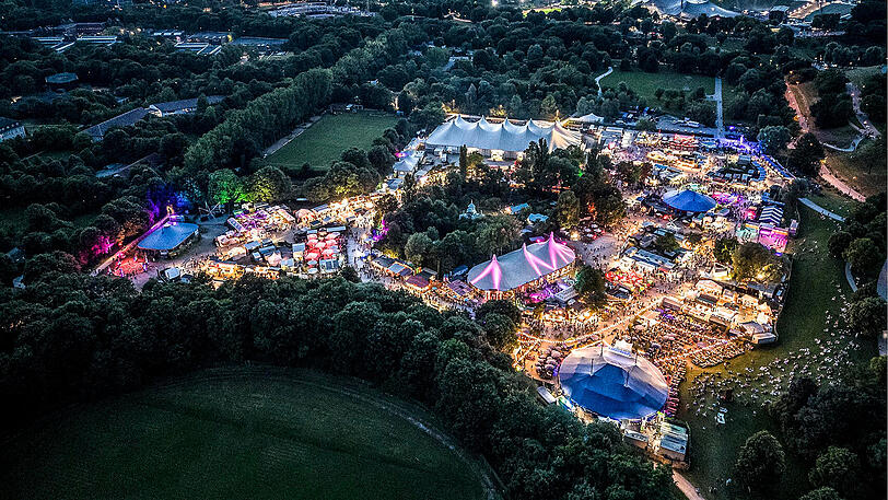 Sommer in der Stadt heißt Tollwood im Olympiapark.