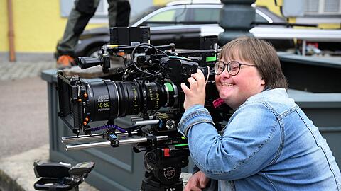 TV-Reporterin Anna Schmalhofer setzt sich für Gleichberechtigung ein. (Foto Produktion)