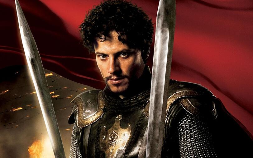 Lancelot (Ioan Gruffudd) zieht in dieser Version ausnahmsweise mal den Kürzeren gegen Arthur. Lancelot (Ioan Gruffudd) zieht in dieser Version ausnahmsweise mal den Kürzeren gegen Arthur.