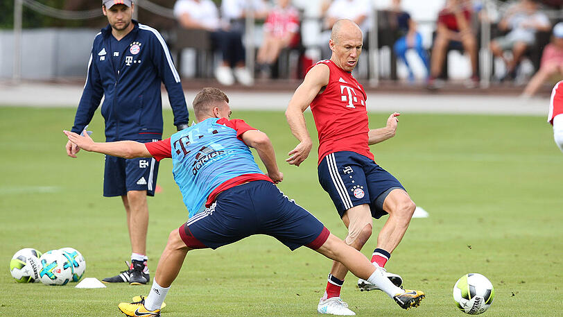 Joshua Kimmich (links) und Arjen Robben.