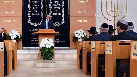 Markus Söder zeigt nach den antisemitischen Vorfällen der jüngsten Zeit Verbundenheit mit Juden.