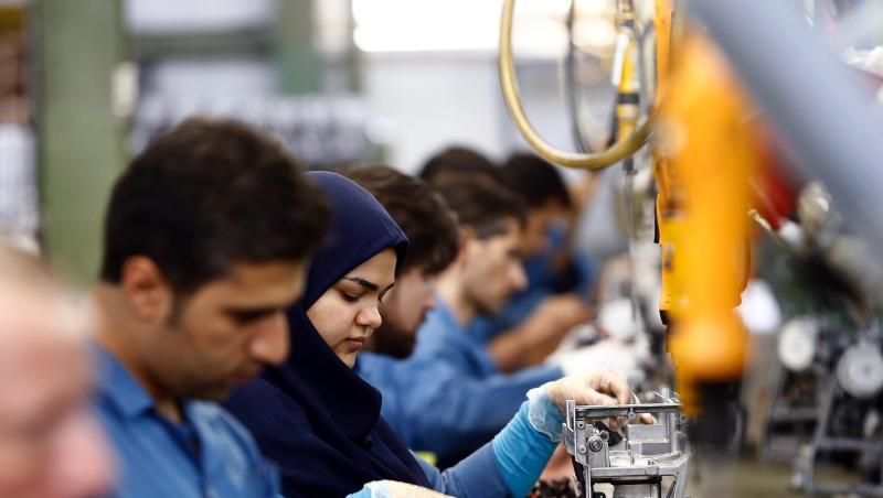 Industrieproduktion im westiranischen Qazvin: Seit dem Ausstieg der USA aus dem Atomabkommen und der Verhängung neuer amerikanischer Sanktionen steckt der Iran in einer akuten Wirtschaftskrise. Industrieproduktion im westiranischen Qazvin: Seit dem Ausstieg der USA aus dem Atomabkommen und der Verhängung neuer amerikanischer Sanktionen steckt der Iran in einer akuten Wirtschaftskrise.