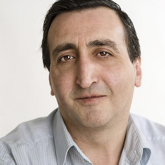 &bdquo;In der Türkei hatte ich acht Jahre lang ein Laden mit hauptsächlich Spirituosen und Tabak. Den Laden in Ankara musste ich letztes Jahr aufgegeben, weil ich mich um meine Kinder kümmern wollte. Durch meine Kinder hab ich die Kraft, neu anzufangen und nochmal durchzustarten. Ich möchte etwas schaffen, damit ich für meine Kinder ein Vorbild bin.&ldquo;