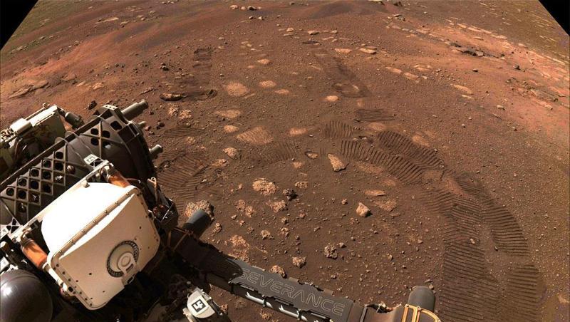 Aufnahme des Rovers "Perseverance" auf dem Mars.