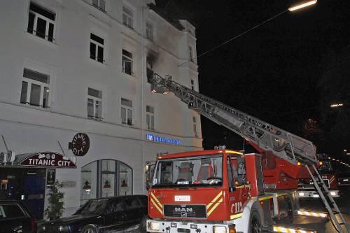 Die Feuerwehr musste Montagmorgen gegen 4. 40 Uhr in die Nordendstraße ausrücken. Dort brannte ein Labor.