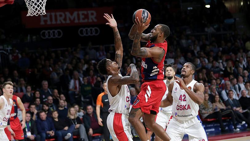 "Die letzten Wochen haben gezeigt, dass sie auch zu Hause schlagbar sind", sagt Bayern-Star Derrick Williams (M.). "Die letzten Wochen haben gezeigt, dass sie auch zu Hause schlagbar sind", sagt Bayern-Star Derrick Williams (M.).
