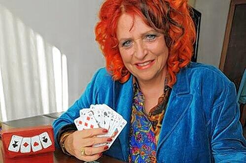 Legt den Promis die Karten: Sylvie Kollin.