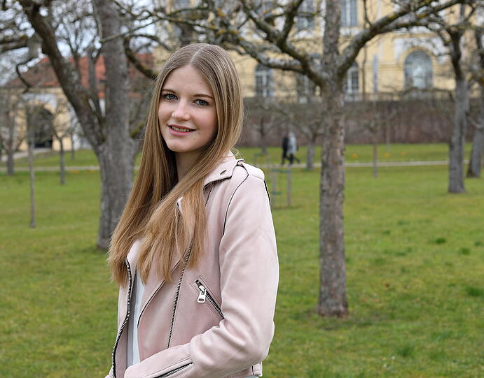 Christina (19)