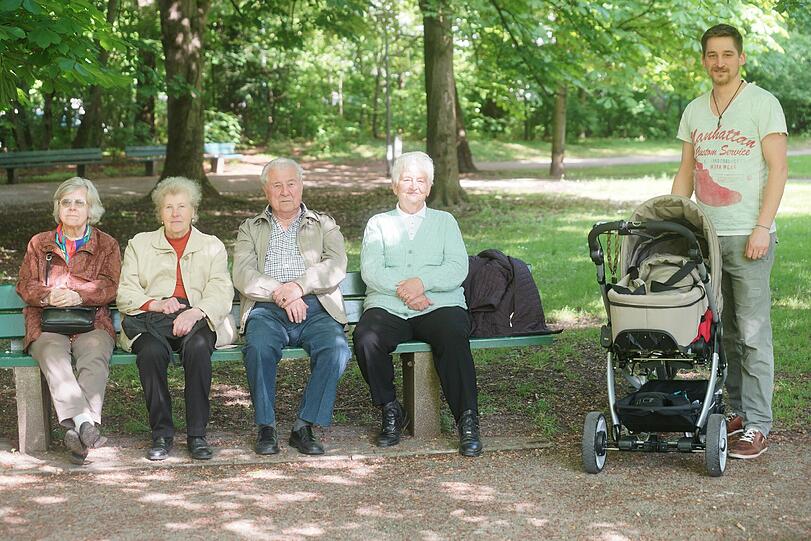 Generationentreff im Park.
