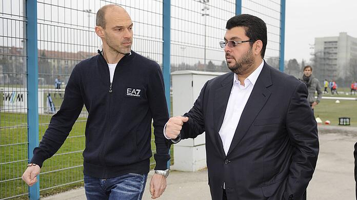 Sechzigs ehemaliger Trainer Alexander Schmidt (li.) lässt kein gutes Haar am Löwen-Investor Hasan Ismaik.
