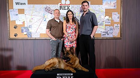 Sch&auml;ferhund und Schauspielstars - von links nach rechts: Maximilian Br&uuml;ckner, Doris Golpashin und Ferdinand Seebacher aus der Serie "Kommissar Rex". (Archivbild)